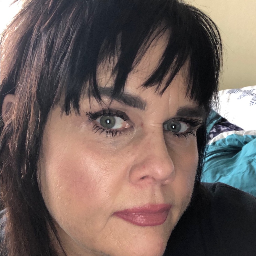 Meet your Posher, Pam